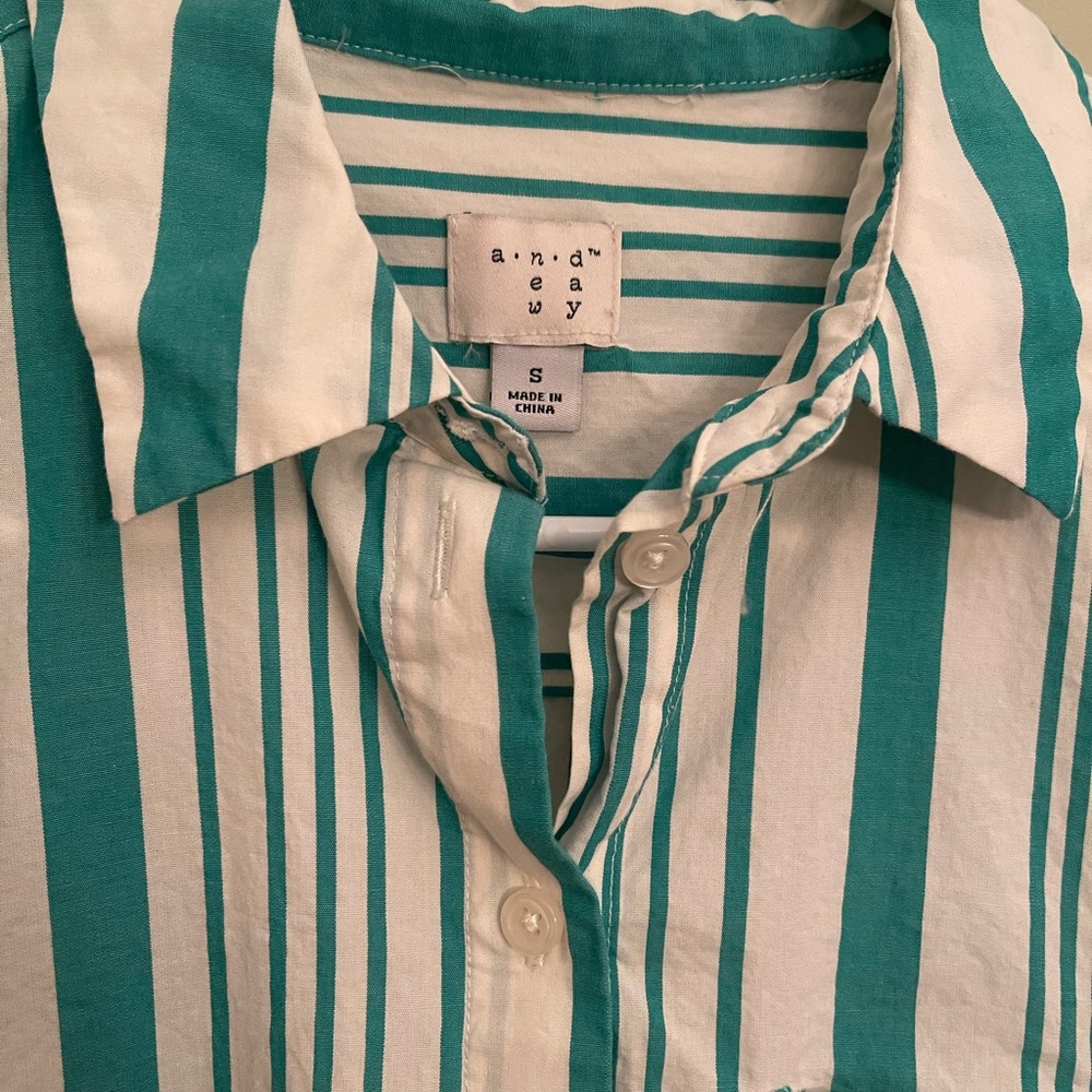 Button Up Top - Picture 4 of 6